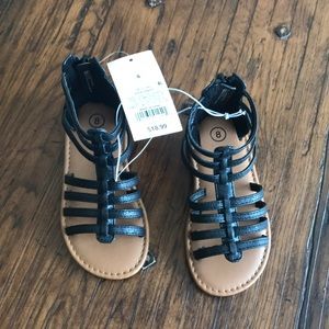 Girls black Cherokee sandals size 8 NWT